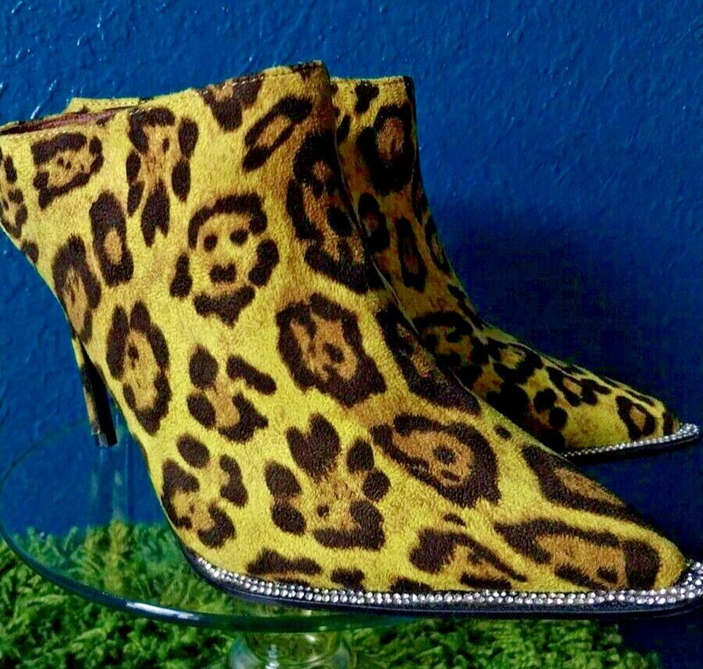 Green leopard print mule heel w/rhinestone accents Size 7.5 Fashion Nova